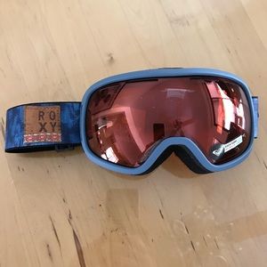 Roxy snowboard/ski goggles New in box